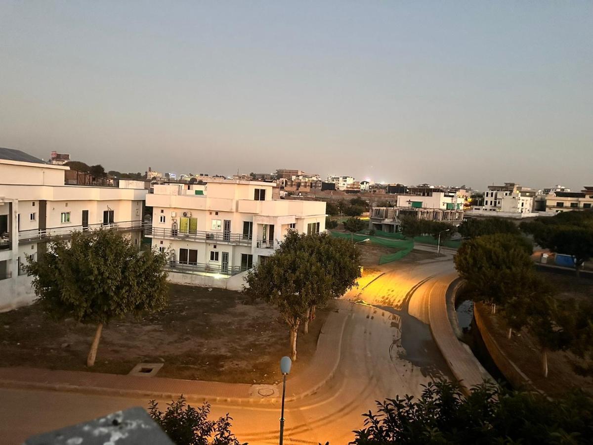 ラーワルピンディー Bahria Residencyヴィラ エクステリア 写真